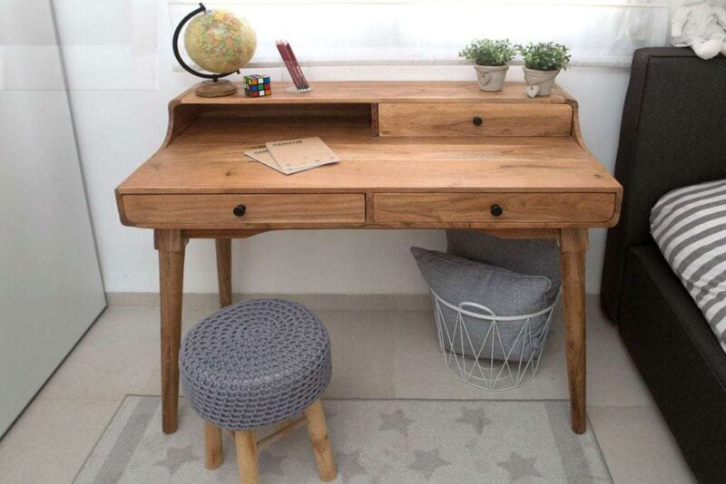 שולחן כתיבה מעץ
