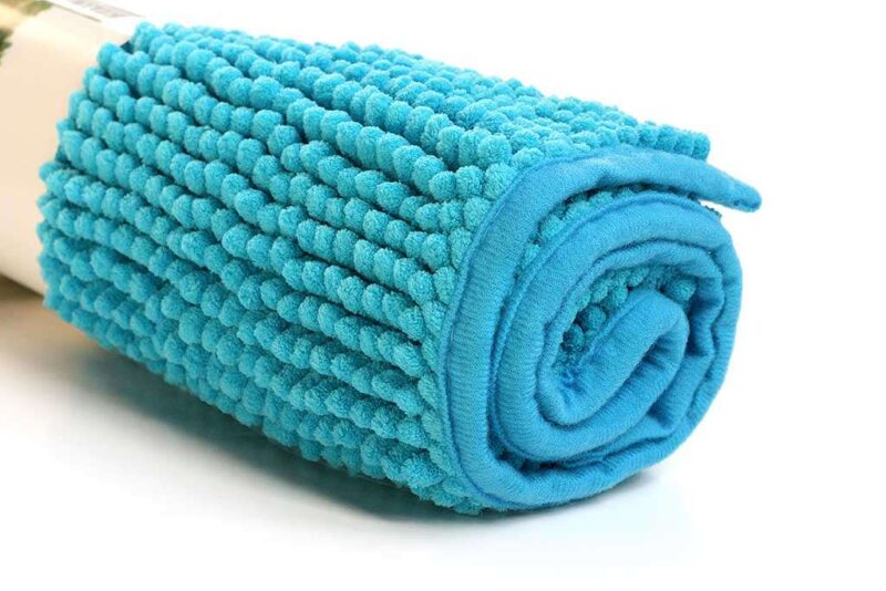 שטיח כחול לאמבטיה